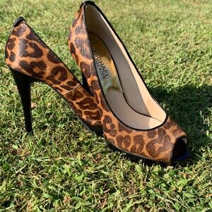 Michael Kors platform pump EUC